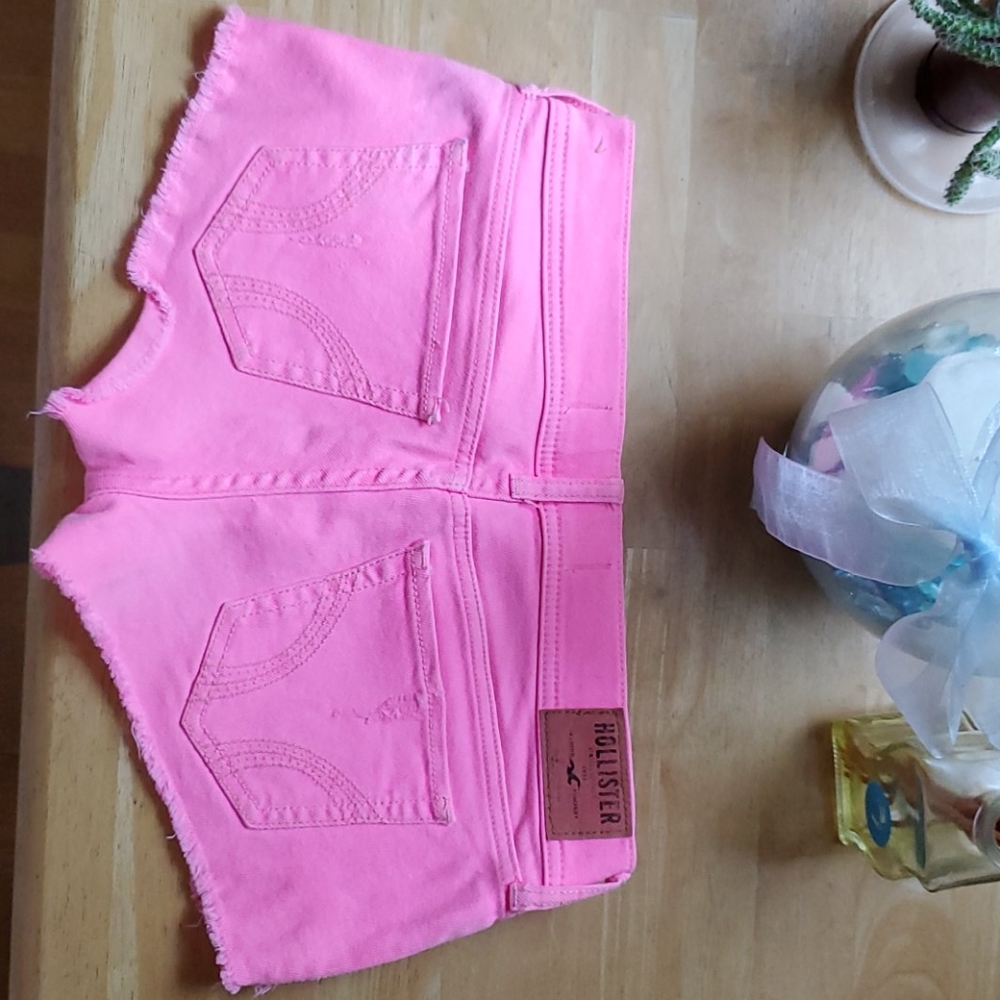 Shorts - Picture 3 of 5
